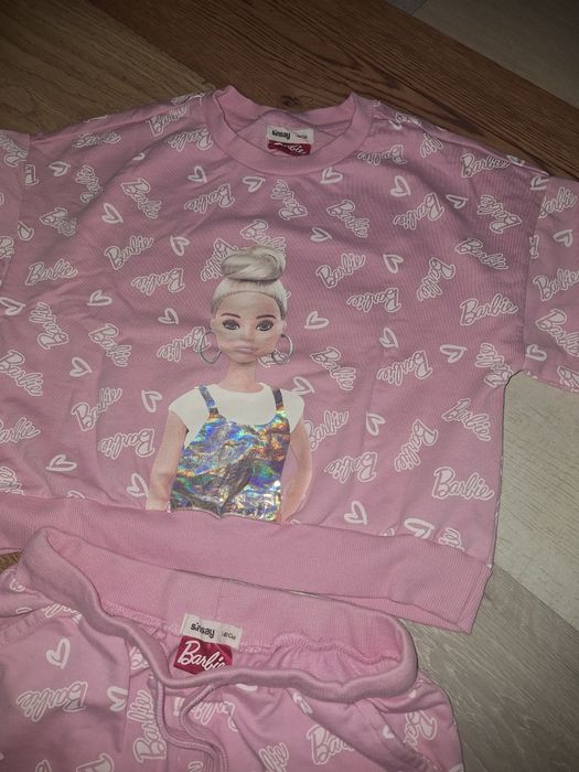 Dres Barbie puder róż