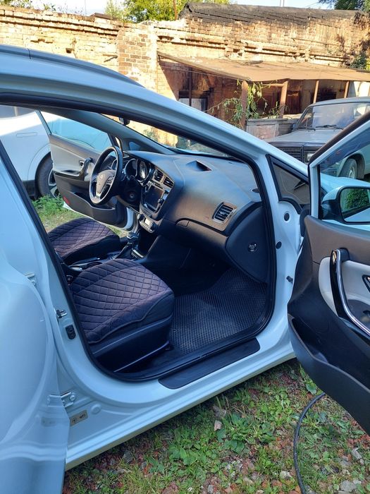 Продам Kia Ceed II 2013 год