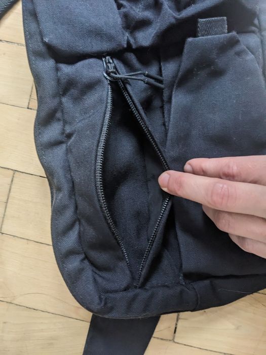 Бананка або поясна сумка Riot Division чорна