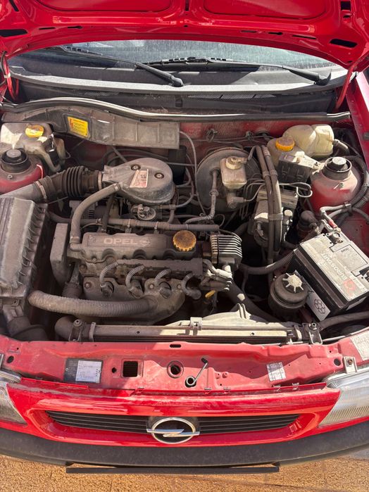 Opel Astra 1.6 Gasolina 1999 – 100.000 km – Muito Bom Estado