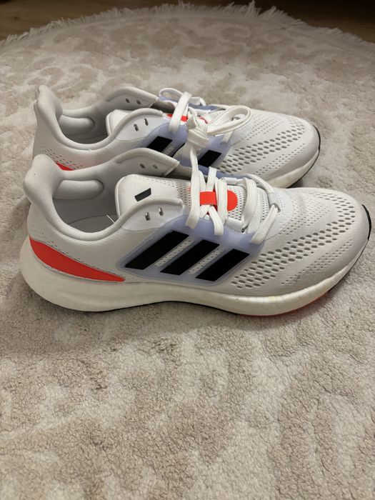 Продам  кроссовки Adidas унисекс