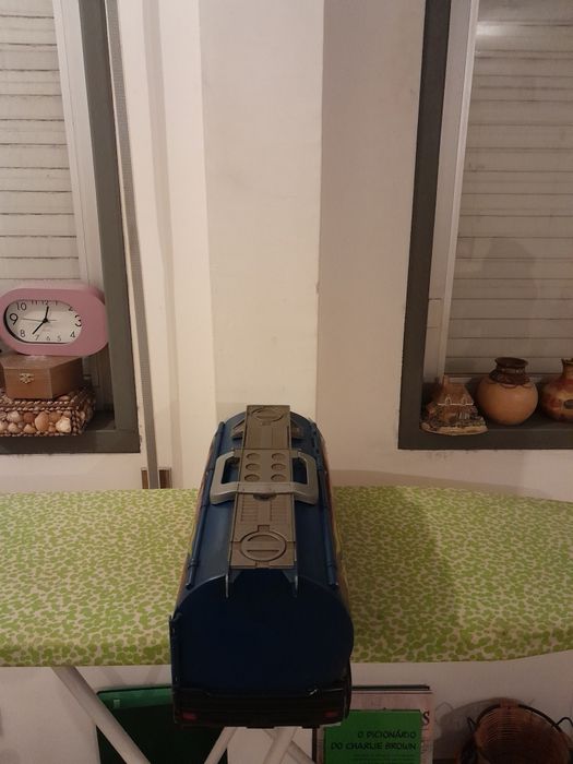 Vendo Camião de Brincar para Criança muito bonito em bom estado