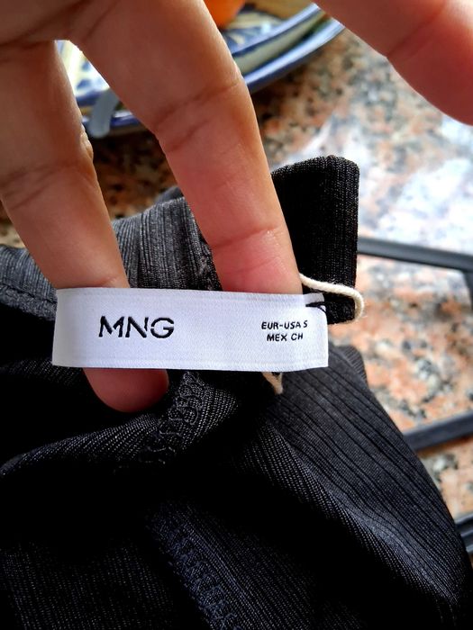 Calça Mango,com top H&M.