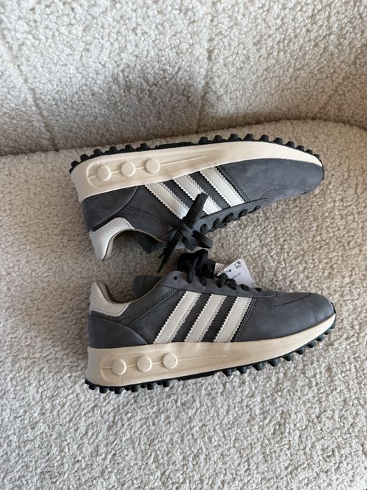 Кросівки кроссовки Adidas La Trainer LUX 42,5p