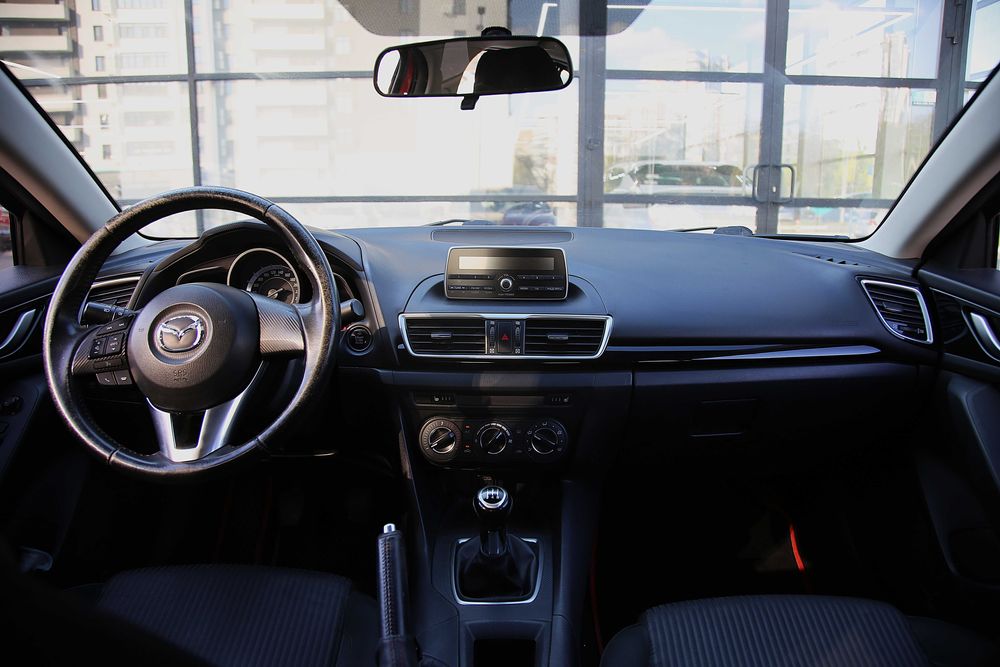 продам автомобіль Mazda 3