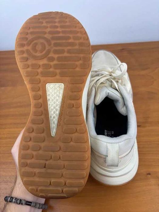 Sneakersy Under Armour Charged beżowe kremowe dad shoes 45 / 29 cm