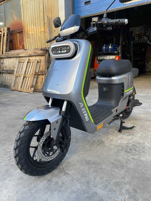 Оренда електроскутера А8Pro (прокат нових електроскутерів Київ)