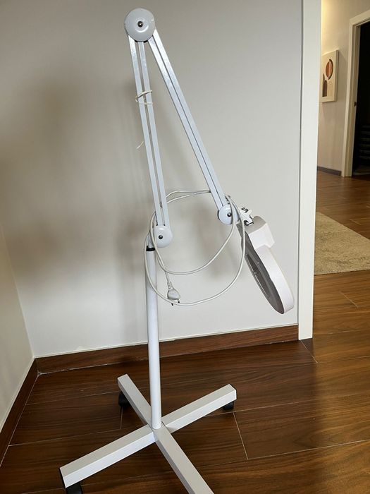 Lupa/ lâmpada esteticista