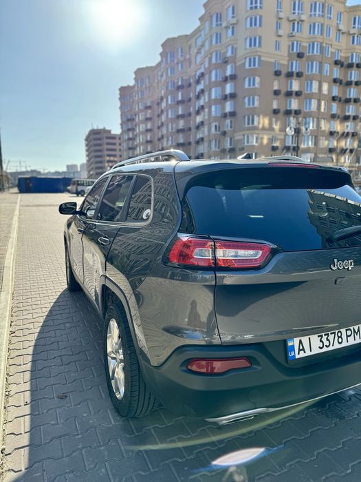 Jeep cherokee 3.2, 2017 року