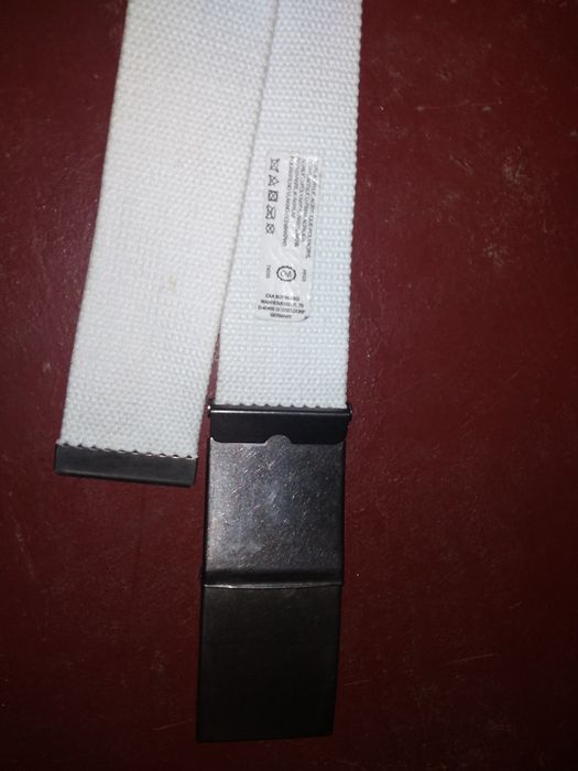 продам, Noname c пряжкой-застежкой