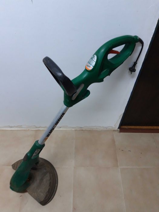 Aparador de relva Black&Decker para peças