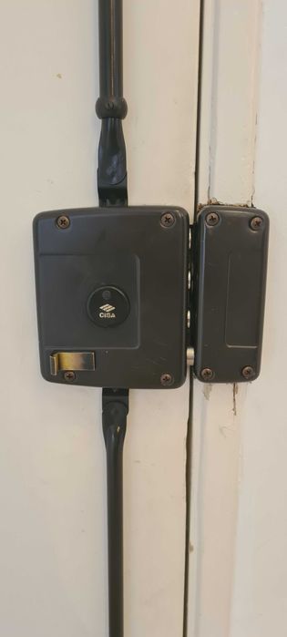 Segredo fechadura CISA (porta direita)