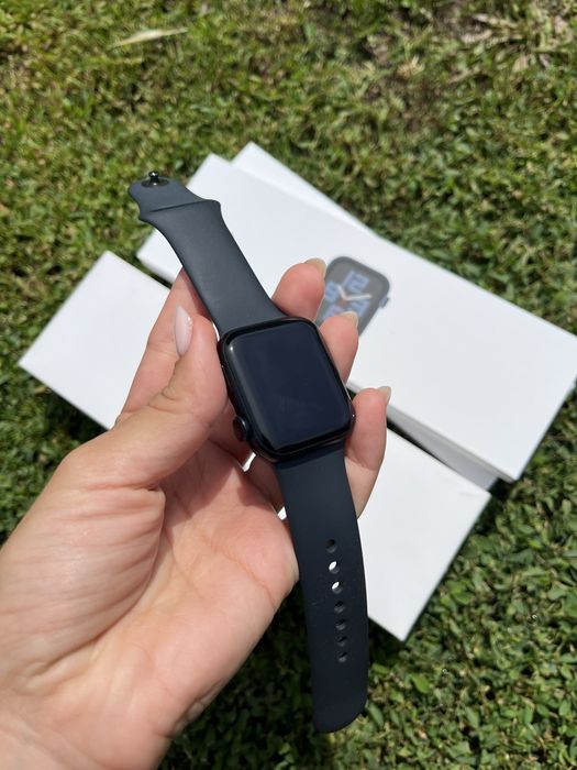 Apple Watch SE2  (носились місяць, стан нових)