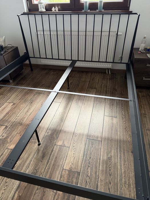 Łózko sypialniane (rama) 180 x 200