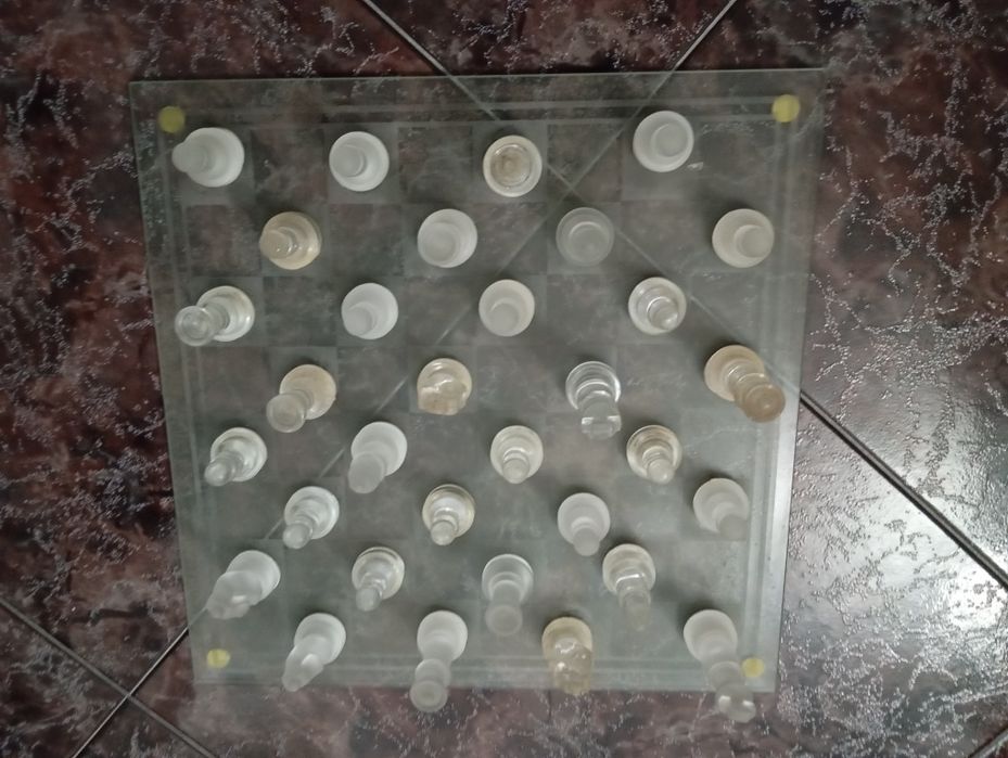 Jogo de xadrez todo em vidro