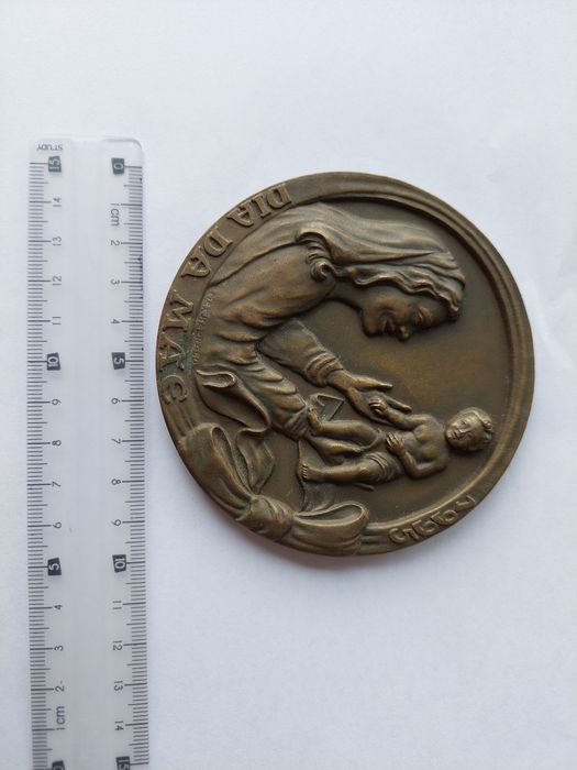 Medalha/Medalhão comemorativo do dia da mãe  1995