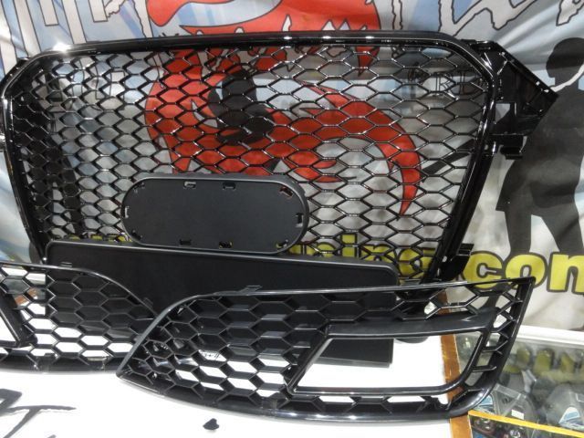 Grelha frontal + grelhas faróis nevoeiro Audi A4 B8 11-15 RS LOOK preto brilhante +suporte símbolo