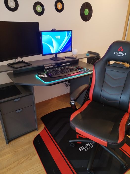 Computador gaming completo pronto a usar (usado) com mobiliário