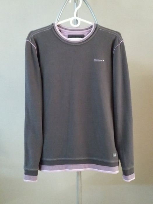 Свитерок женский стильный.