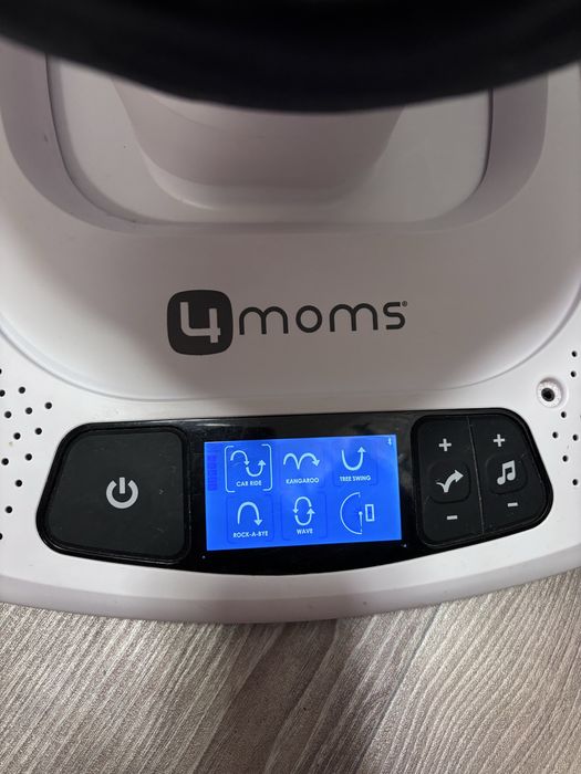 Укачивающий центр 4moms