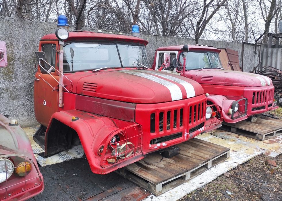 Кабіна в зборі облицюванням крилами Зіл 131 130 нового стану