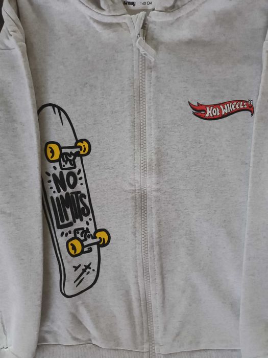 Bluza chłopięca rozm.140 + Gratis