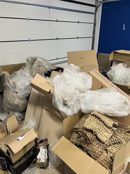 Kartony, folie i palety