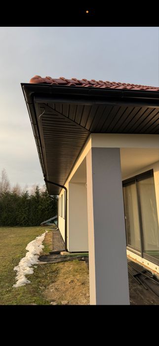 Podbitka dachowa drewniana i PCV   Malowanie elewacji  TYNK NATRYSKOWY
