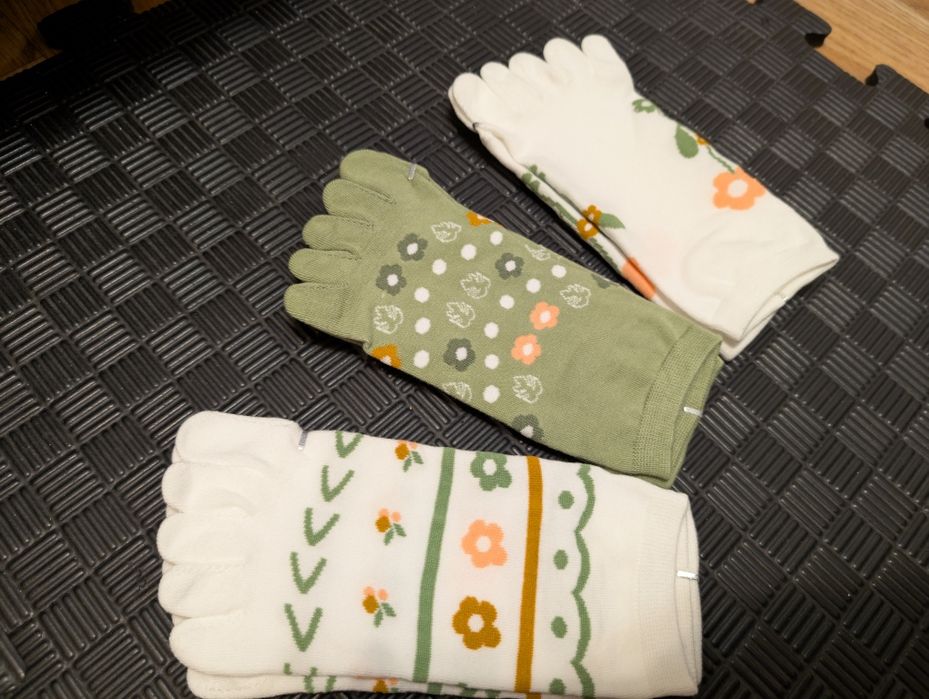 Шкарпетки з пальцями квітковий принт