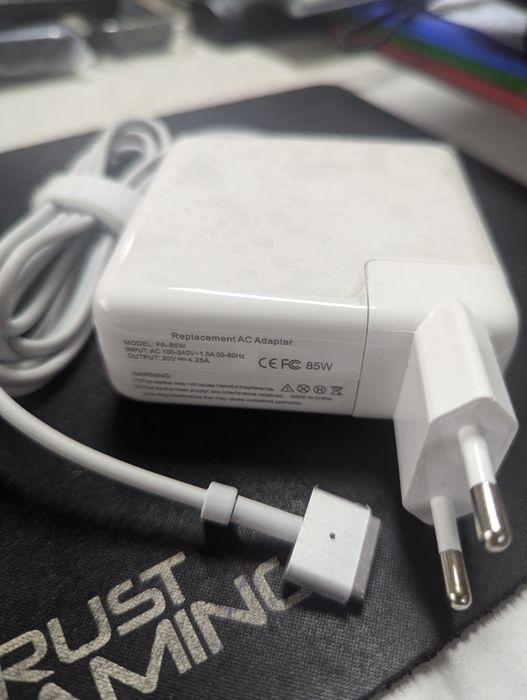 Блок живлення до ноутбука