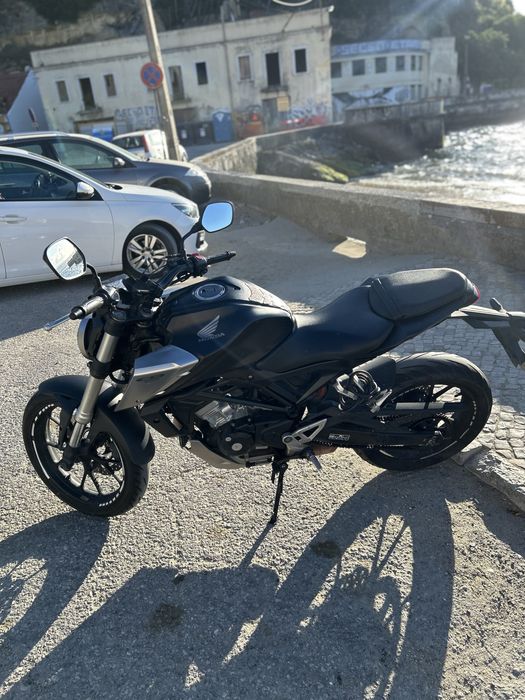 Honda CB 125r.