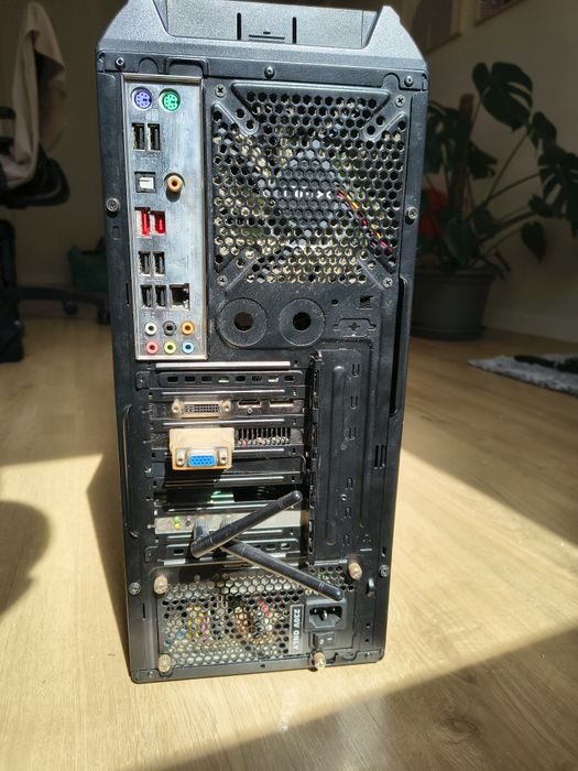 PC Retro Gaming / Homelab – i7-920 + Radeon HD 5850 (X58) – Sem Disco