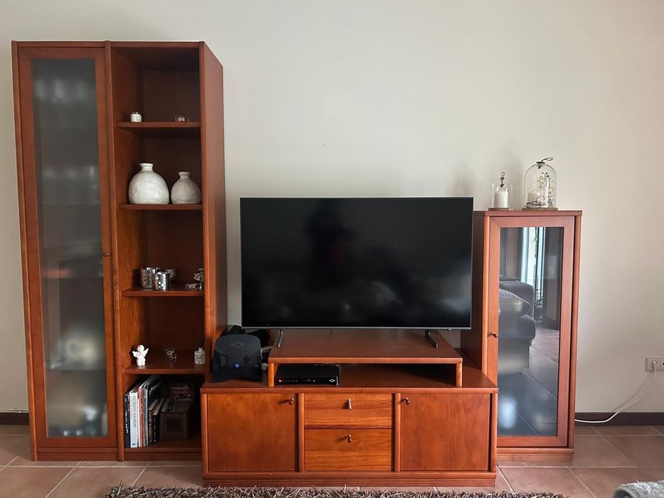 Conjunto móvel de sala com mesa de centro