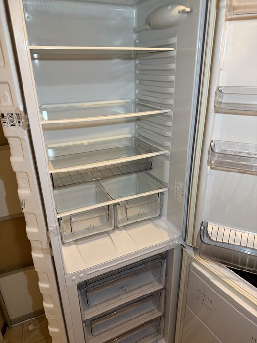 Холодильник Hotpoint Ariston RMBA 2200.L.019