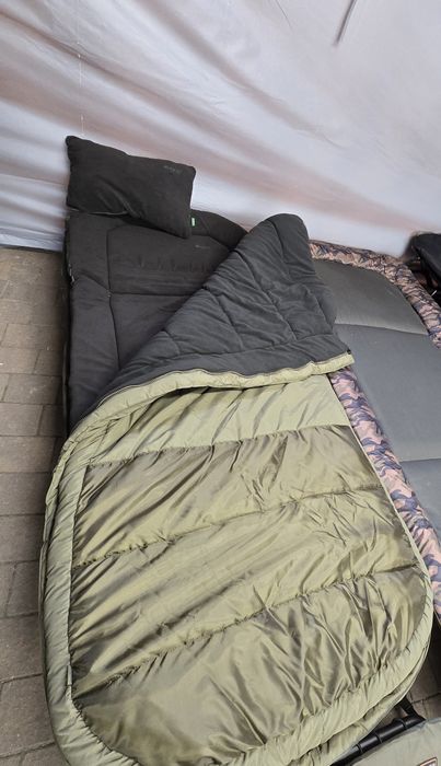 Łóżko karpiowe sllep system 5 sezon poduszka materac odpinany  8 nóg