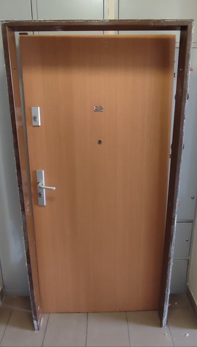 Drzwi wejściowe 90-ki Lewe