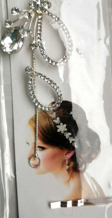 Свадебный венок для волос. Обруч для невесты со стразами.