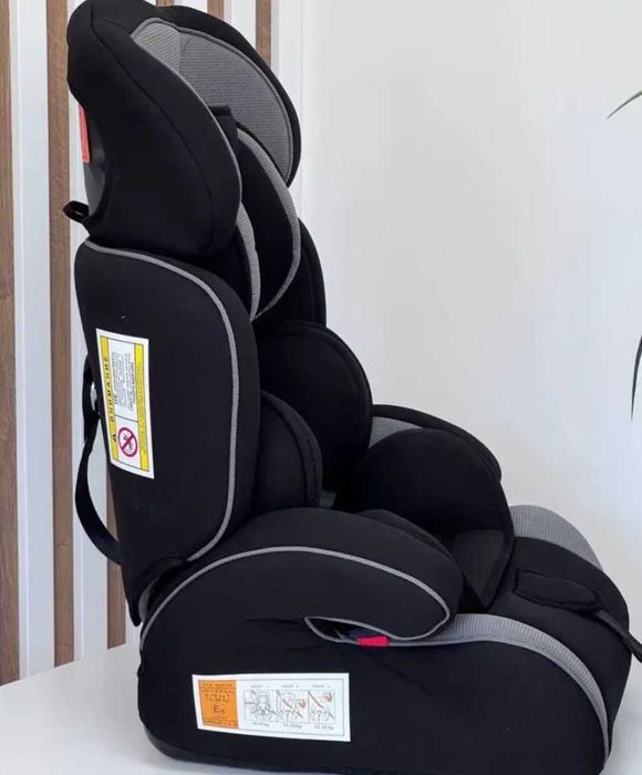 Дитяче універсальне автокрісло від 1 до 12 років 9-36 кг