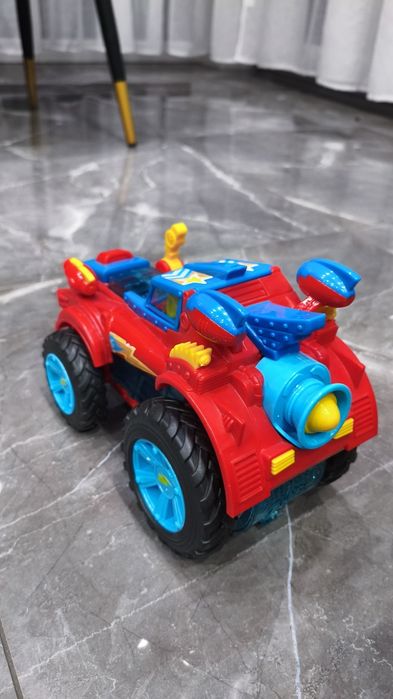 SuperZings pojazd zbieracz Hero Trick Monster Roller