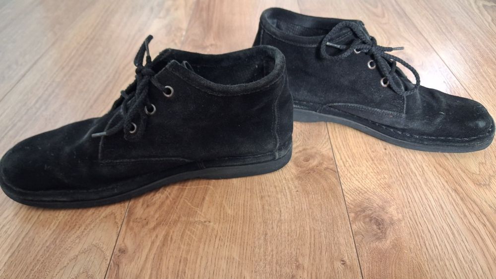 Buty nieocieplane zamszowe 25,3 cm