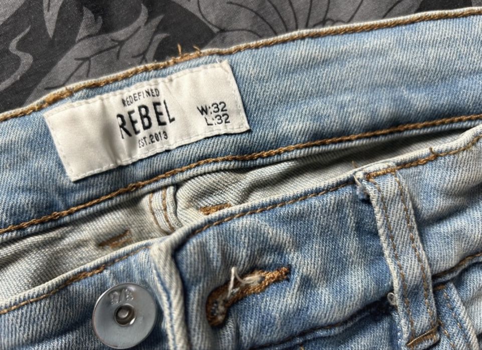 Jeansy meskie Rebel rozmiar 32x32