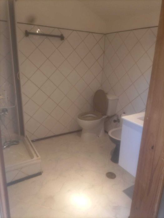 Sótão 91 m2 com WC para Alugar