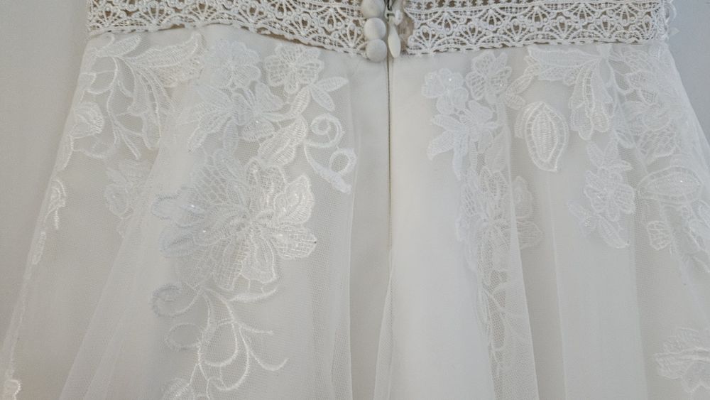 Suknia ślubna, koronka