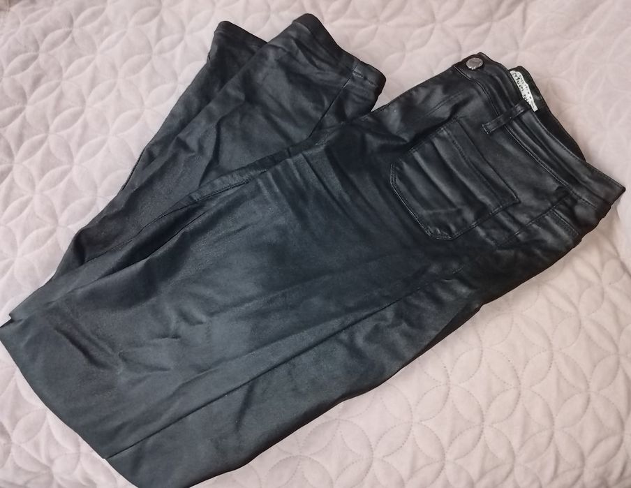 Spodnie eco czarne rozm. L