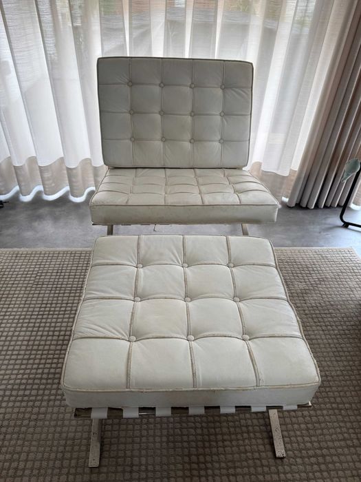 Cadeira estilo Barcelona Chair