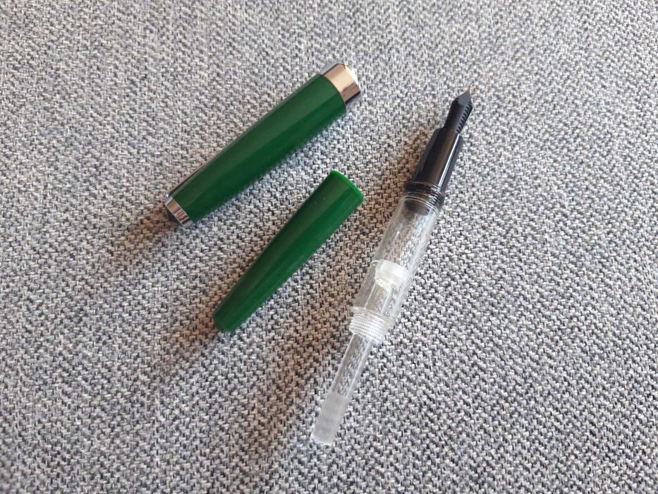Caneta de tinta permanente