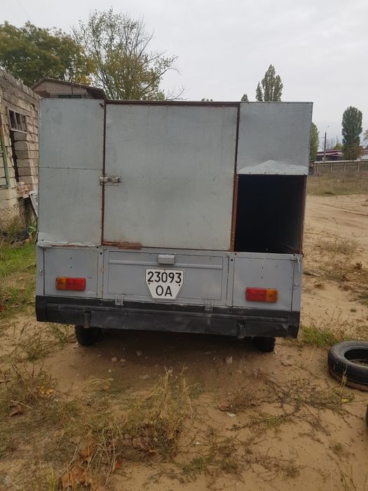 Причеп Електрика працює, світло справне.