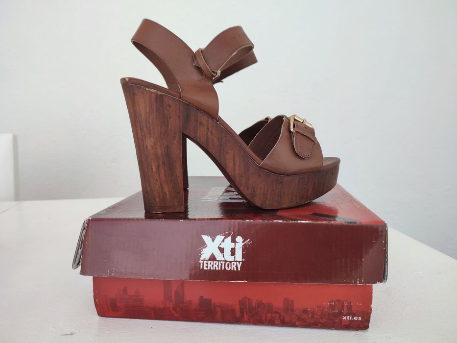Sandálias XTI Territory Novas Tamanho 40 Salto Alto 12cm Compensado