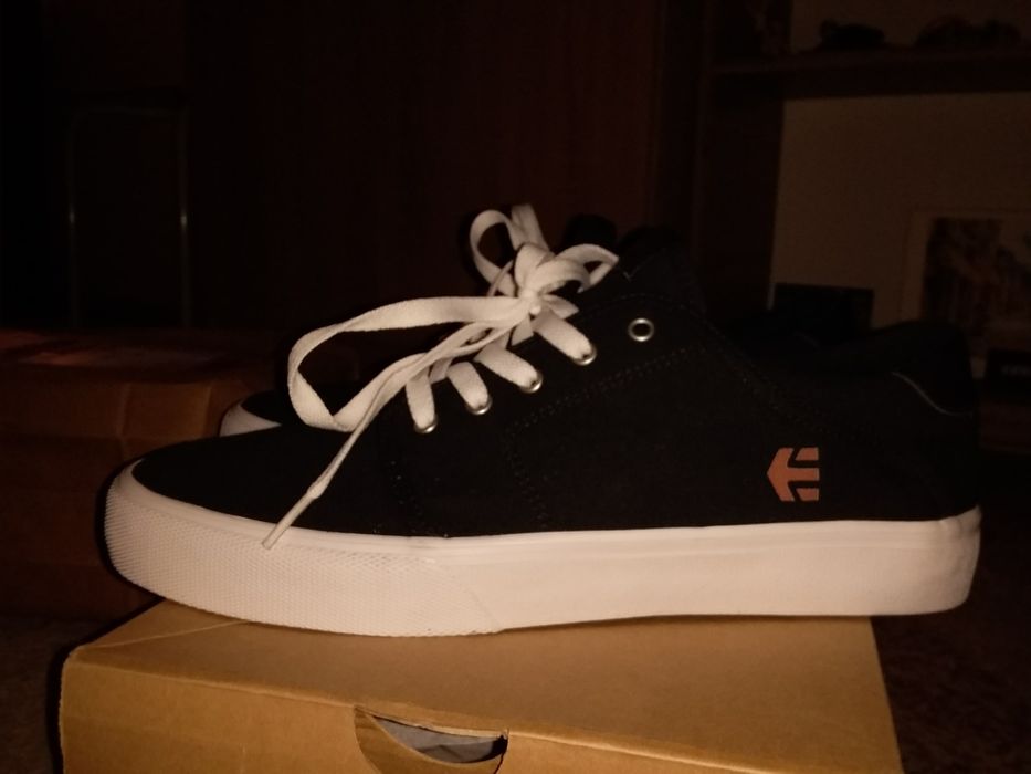 Кеды сникерсы Etnies Barge Slim покупали на Modivo