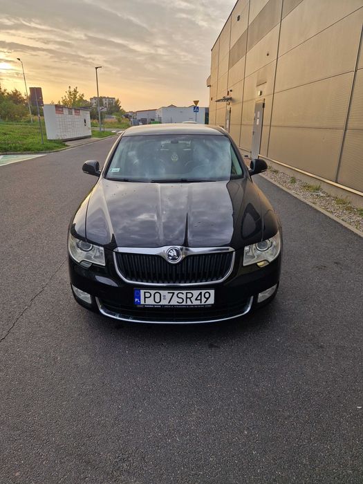 samochód skoda superb